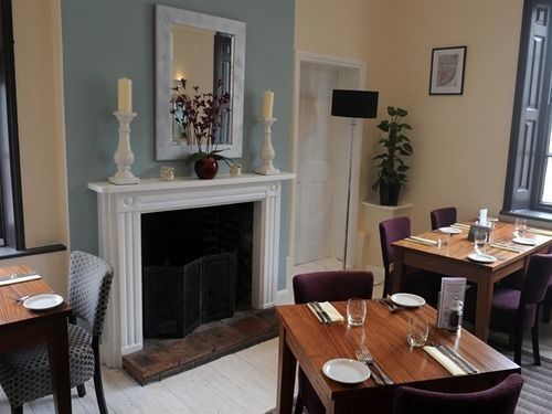 The Bell Hotel, 4*
